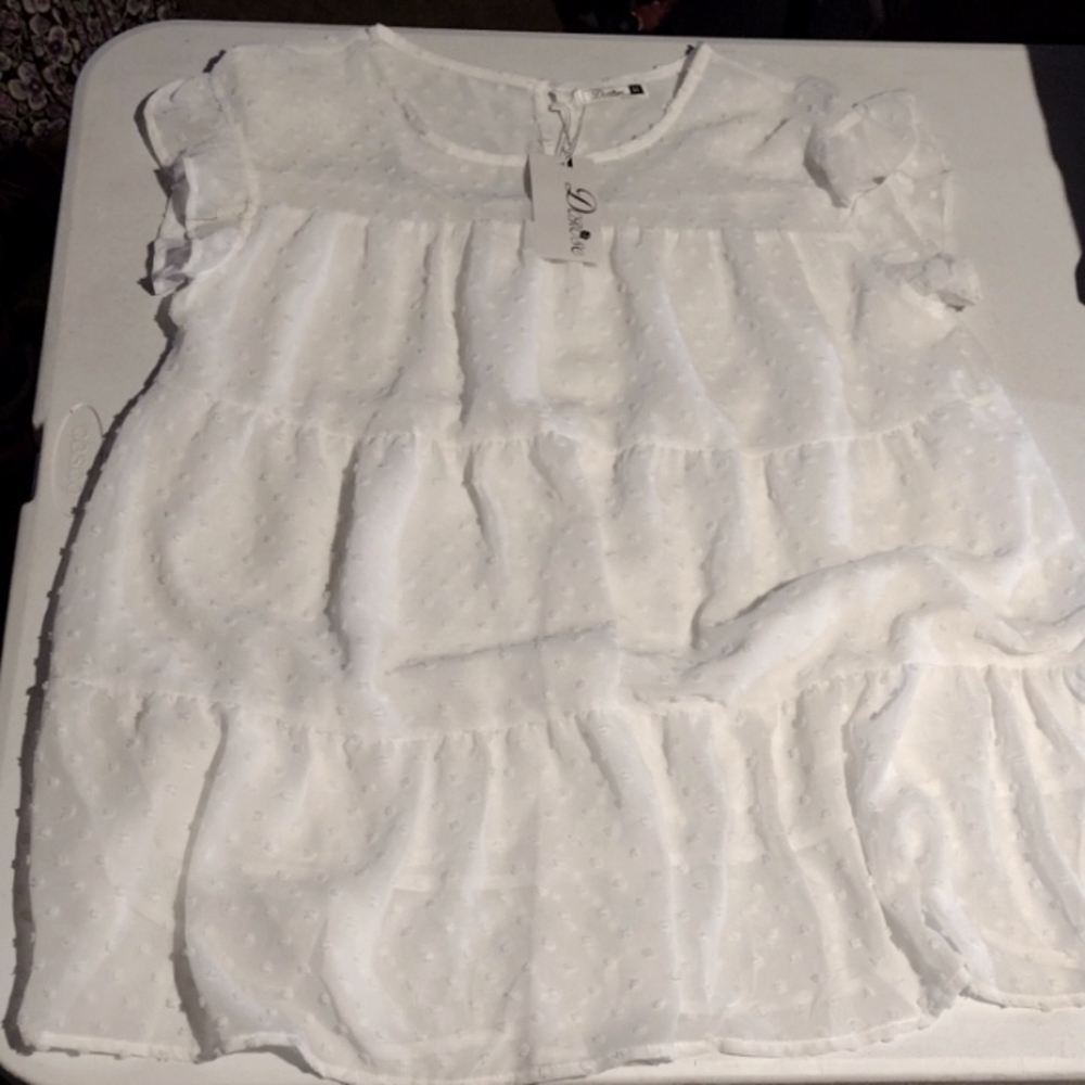 NWT Dorose white layered shirt size MD with pearl buttons